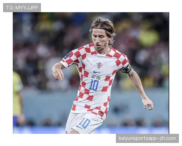 莫德里奇中场调度稳健 成为红黑军团赛季不败重要一环